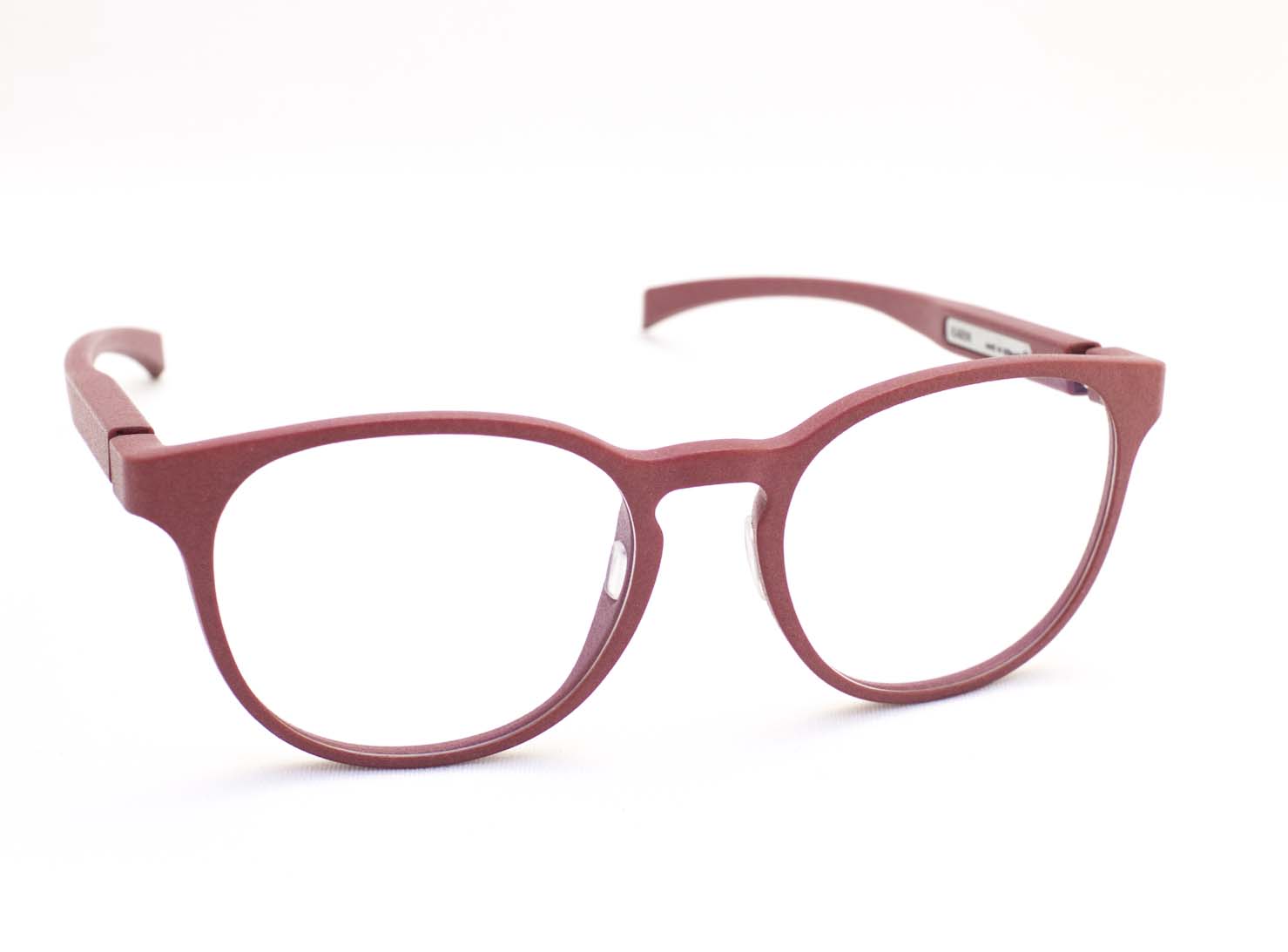 Weinrote 3D Druck Brille der Kollektion Uli S. charity Round Table Ingolstadt, erhältlich in der Lena-Christ-STr. 2a und bei Optik Schönauer (ehemals Optik Reichhart) in der Münchener Str. 93 von Uli Schönauer