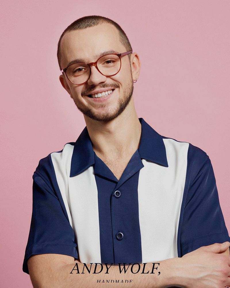 Hervorragende Männerbrille von Andy Wolf, handgefertigt, stabil und dankbar für alle Anlässe. Einfach mal reinkommen und ausprobieren bei Optik Schönauer (ehemals Optik Reichhart) in der Münchener Str. 93. Die Augenoptiker beraten gerne und gut.