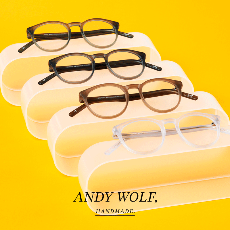 handgefertigte Brillen von Andy Wolf zu finden in Ingolstat bei Optik Schönauer (ehemals Optik Reichhart). Die qualitativ sehr hochwertigen Brillen werden handgefertigt. Diese runde Kunststoffbrille ist ein Bestseller und gibt es zu einem sehr guten Angebot. Die gleiche Form gibt es auch in Metal.