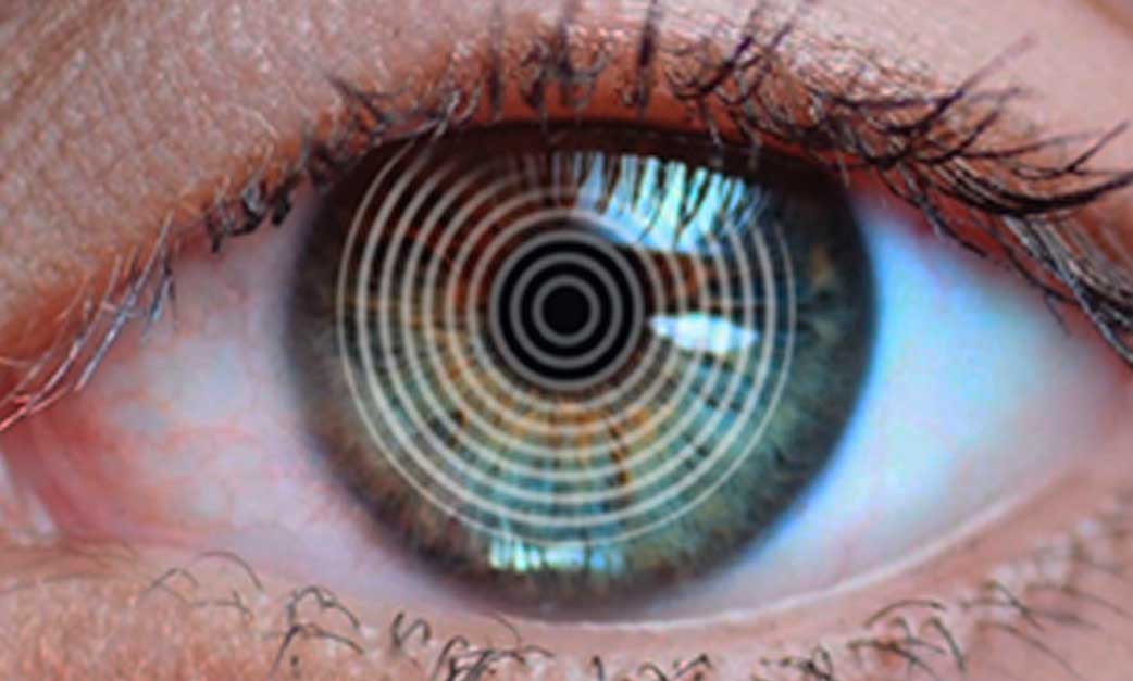 Ausgezeichnet als 1a Augenoptiker untersucht der Optiker in Ingolstadt das Auge und macht einen Sehtest. Der Spezialist für Gleitsichtbrillen in Ingolstadt wurde dafür vom Verlag Markt Intern ausgezeichnet.
