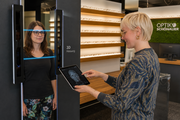 Gleitsichtgl&auml;ser werden individuell mit dem 3d Scanner gemessen und angepasst. Bei Optik Sch&ouml;nauer dem 1a Augenoptiker in Ingolstadt gibt es desshalb eine Zufriedenheitsgarantie.