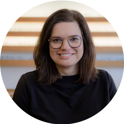 Karin van't Hoen ist Spezialisten f&uuml;r alle Sehfehler und erstellt die besonderen Brillenprofile bei Optik Sch&ouml;nauer, dem 1a Augenoptiker mit 2 Filialen in Ingolstadt. Privat verbringt Sie gerne Zeit mit Ihrer Familie.