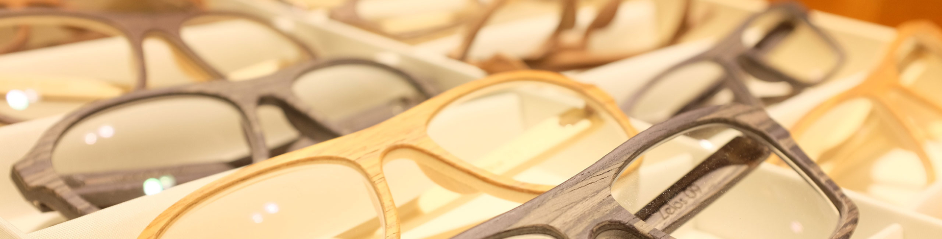 Holzbrille